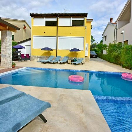 Apartments House Anna For Max 13 Persons In Porec, Pet Friendly Екстериор снимка