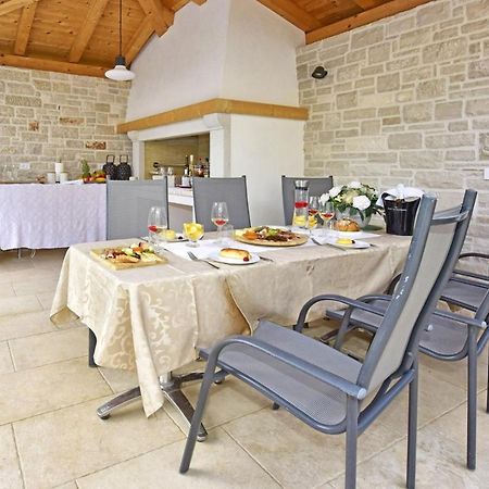 Apartments House Anna For Max 13 Persons In Porec, Pet Friendly Екстериор снимка