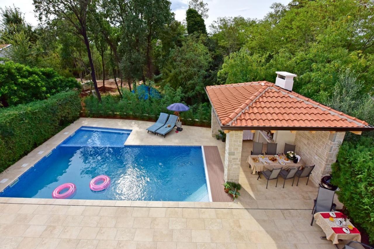 Apartments House Anna For Max 13 Persons In Porec, Pet Friendly Екстериор снимка