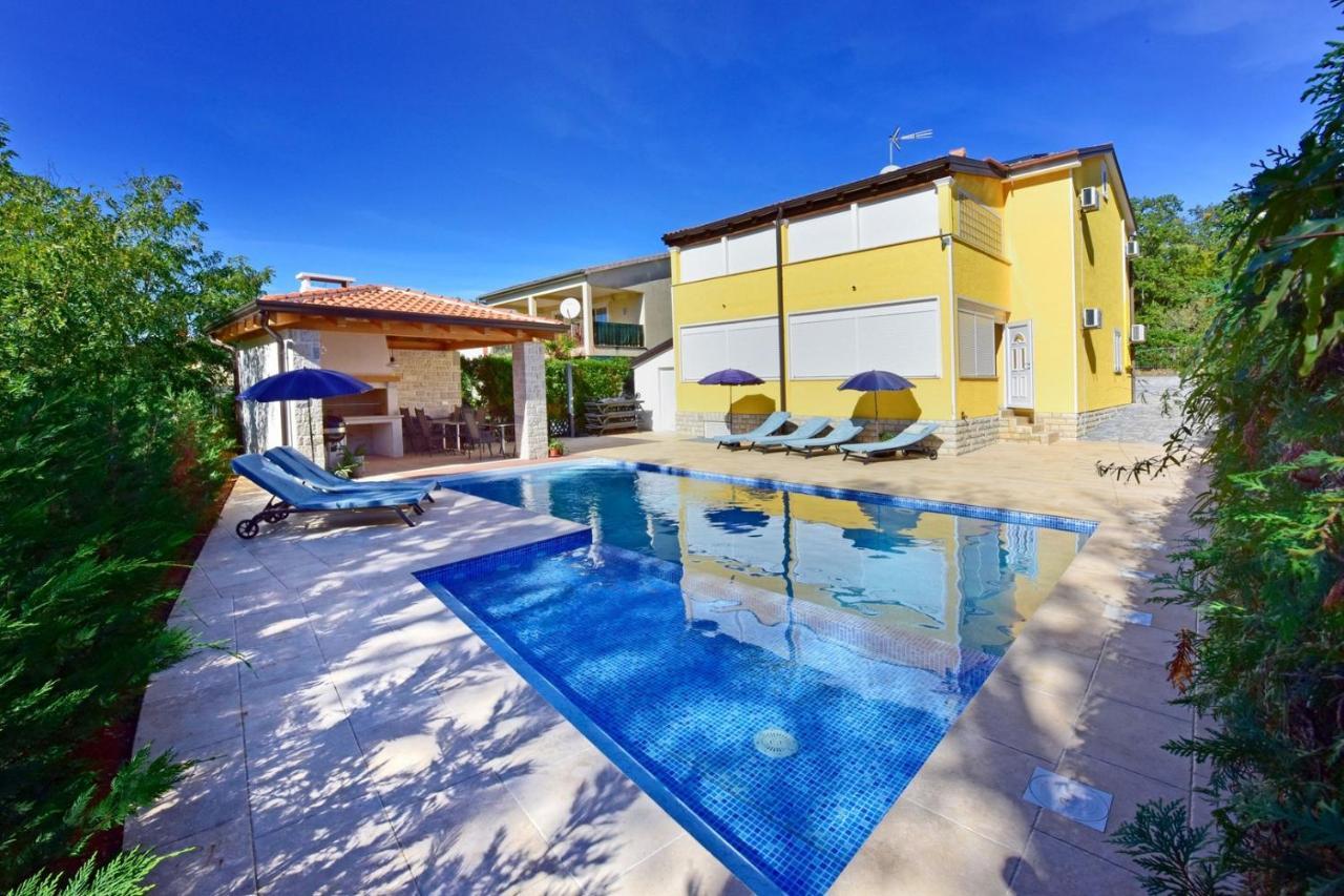 Apartments House Anna For Max 13 Persons In Porec, Pet Friendly Екстериор снимка