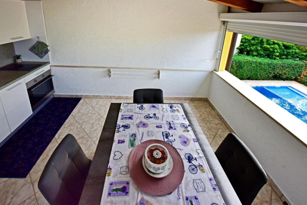 Apartments House Anna For Max 13 Persons In Porec, Pet Friendly Екстериор снимка